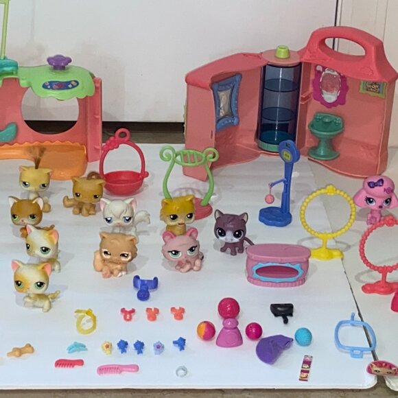 Littlest Pet Shop LPS HUGE LOT of Dogs, Cats & ACCESSORIES ✿PETS✿Carrying Case + - Picture 10 of 11